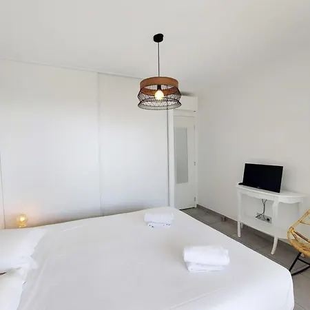 Kiara - By Foot Terrace Isolella - By Tgb