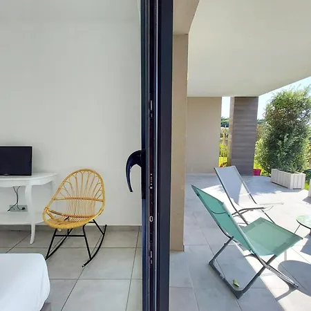 Kiara - By Foot Terrace Isolella - By Tgb Pietrosella