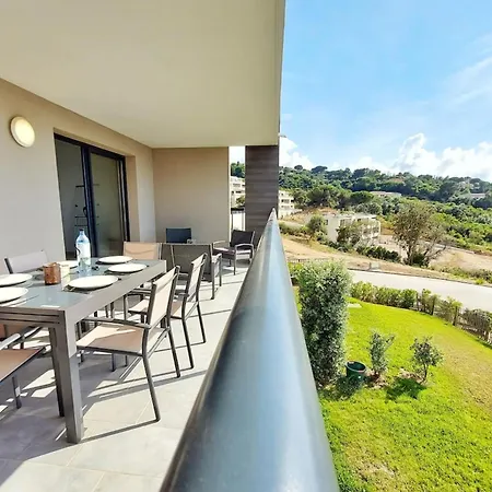 Διαμέρισμα Kiara - By Foot Terrace Isolella - By Tgb