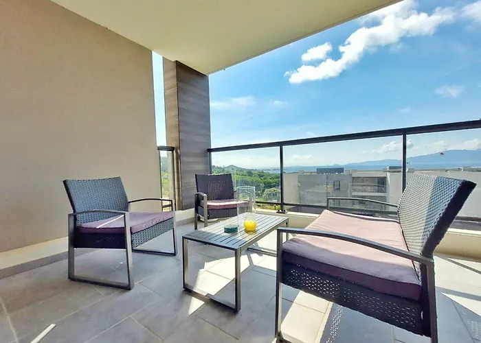 Kiara - By Foot Terrace Isolella - By Tgb Appartement