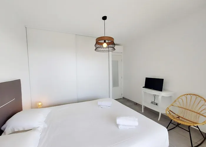 Kiara - By Foot Terrace Isolella - By Tgb