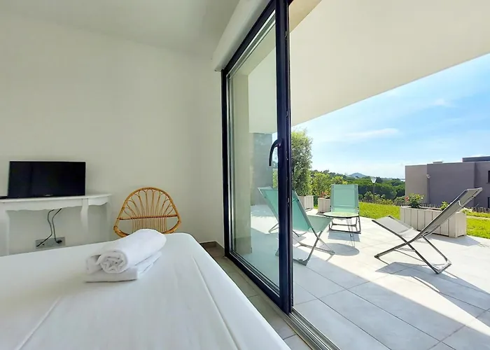 Kiara - By Foot Terrace Isolella - By Tgb Appartement *