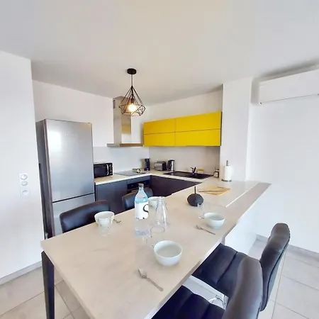 Kiara - A Pied, Terrasse, Isolella - By Tgb * Pietrosella