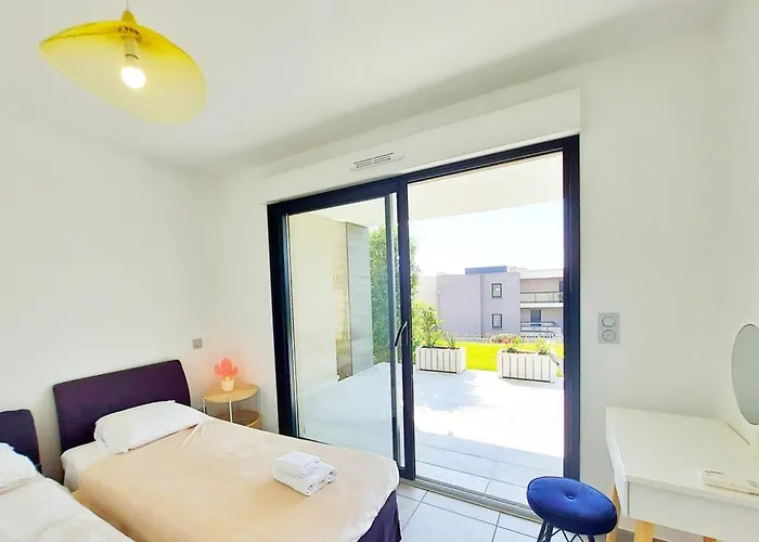 Kiara - By Foot Terrace Isolella - By Tgb Pietrosella