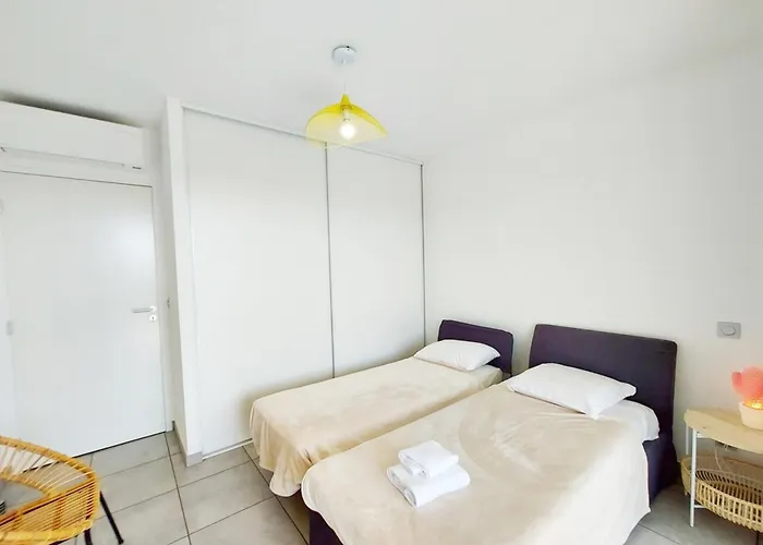 Kiara - By Foot Terrace Isolella - By Tgb *