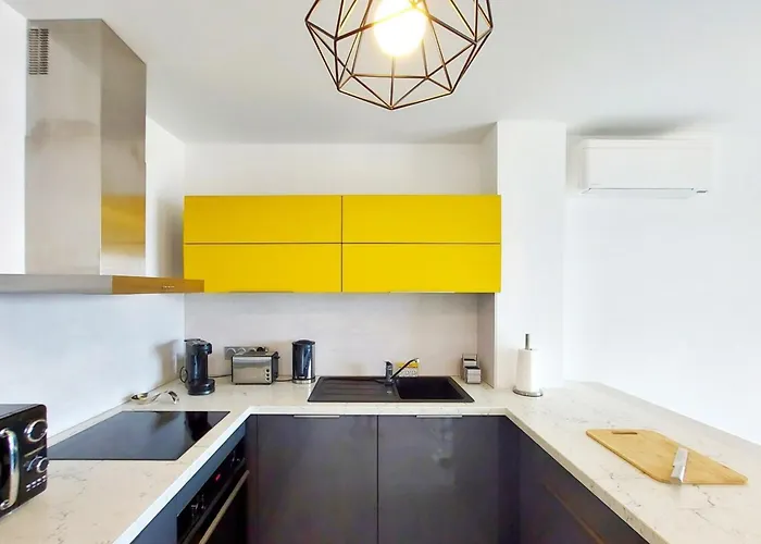 Kiara - By Foot Terrace Isolella - By Tgb